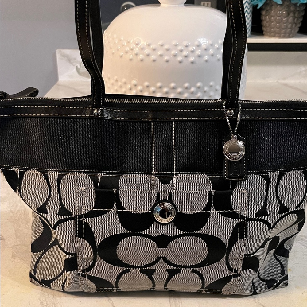 Coach Black and Gray Tote Bag..Tattersall Interior - Picture 2 of 13